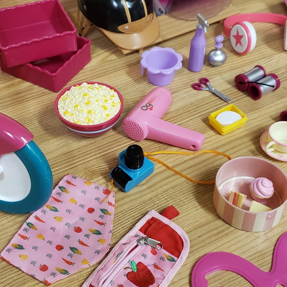 OUR GENERATION DOLL ACCESSORIES - Picture 8 of 16